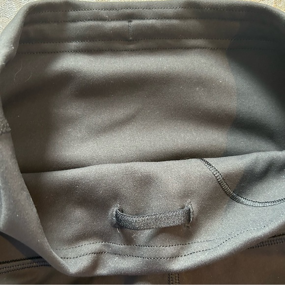 LULULEMON WUNDER TRAIN CONTOUR FIT SIZE 4 HIGH RISE 25” IN BLACK BARELY WORN - Picture 11 of 13